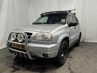 Damaged car Suzuki Grand-vitara Grand Vitara I (FT/GT/HT) SUV 2.5 V6 24V (H25A) [106kW]  (04-1998/07-2=
003) 2000/10