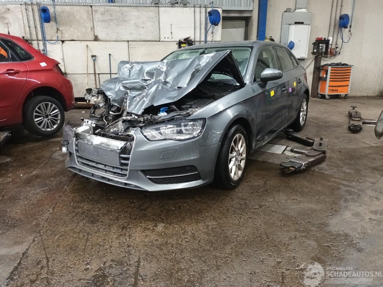 Audi A3 A3 Sportback (8VA/8VF) Hatchback 5-drs 1.6 TDI Ultra 16V (CRKB(Euro 5)=
) [81kW]  (09-2013/10-2020)
