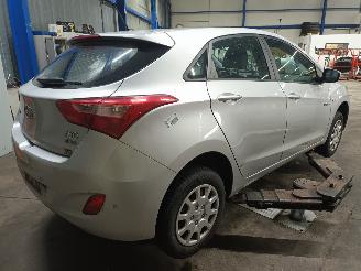Hyundai I-30 i30 (GDHB5) Hatchback 1.6 GDI Blue 16V (G4FD(Euro 4)) [99kW]  (12-2011=
/12-2016) picture 3