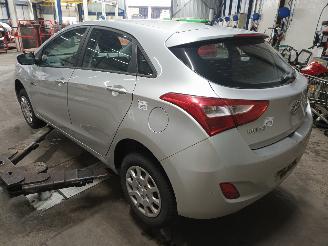 Hyundai I-30 i30 (GDHB5) Hatchback 1.6 GDI Blue 16V (G4FD(Euro 4)) [99kW]  (12-2011=
/12-2016) picture 4