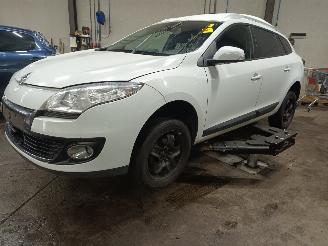 Vrakbiler auto Renault Mégane Megane III Grandtour (KZ) Combi 5-drs 1.5 dCi 110 (K9K-837(K9K-N8)) [8=
1kW]  (02-2009/04-2016) 2012/8