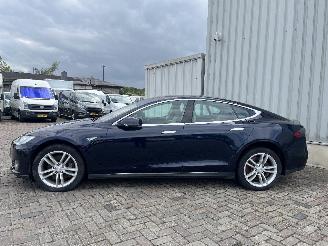 Tesla Model S Model S Liftback 85 (L1S) [270kW]  (09-2012/02-2016) picture 3