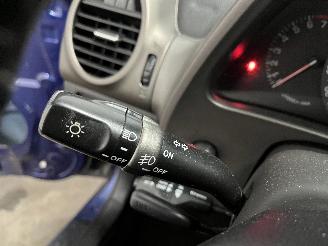 Lexus IS IS (E1) Sedan 200 2.0 24V (1G-FE) [114kW]  (04-1999/07-2005) picture 15