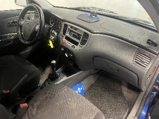 Kia Rio Rio II (DE) Hatchback 1.4 16V (G4EE) [71kW]  (03-2005/12-2011) picture 8