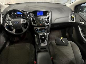 Ford Focus Focus 3 Wagon Combi 1.6 TDCi ECOnetic (NGDB) [77kW]  (05-2012/05-2018)= picture 10