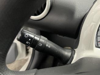 Citroën C1 C1 Hatchback 1.0 12V (384F(CFA)) [50kW]  (06-2005/09-2014) picture 17