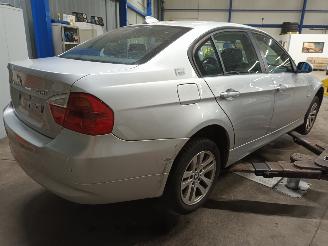 BMW 3-serie 3 serie (E90) Sedan 318i 16V (N46-B20B) [95kW]  (09-2005/08-2007) picture 3