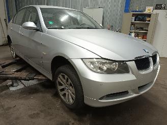 BMW 3-serie 3 serie (E90) Sedan 318i 16V (N46-B20B) [95kW]  (09-2005/08-2007) picture 2