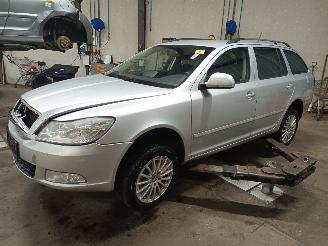 demontáž osobní automobily Skoda Octavia Octavia Combi (1Z5) Combi 5-drs 1.6 TDI Greenline (CAYC) [77kW]  (06-2=
009/04-2013) 2011/12