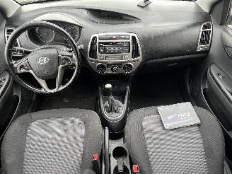 Hyundai I-20 i20 Hatchback 1.2i 16V (G4LA) [63kW]  (03-2012/12-2015) picture 10