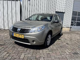 krockskadad bil auto Dacia Sandero Sandero I (BS) Hatchback 1.6 (K7M-710) [64kW]  (06-2008/12-2012) 2009/6