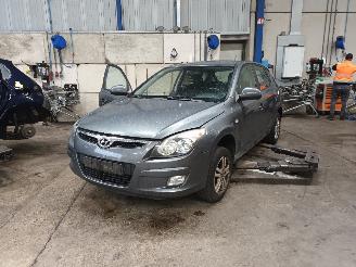 Salvage car Hyundai I-30 i30 (FD) Hatchback 1.6 CVVT 16V (G4FC-G) [93kW]  (02-2008/11-2011) 2009/3
