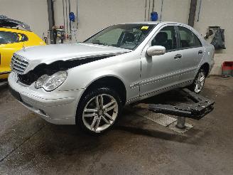 Démontage voiture Mercedes C-klasse C (W203) Sedan 2.6 C-240 V6 18V (M112.912) [125kW]  (05-2000/02-2007) 2001/10