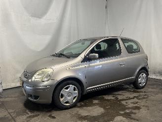 Toyota Yaris Yaris (P1) Hatchback 1.3 16V VVT-i (2SZFE) [64kW]  (04-2002/09-2005) picture 3