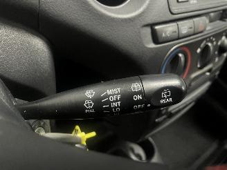 Toyota Yaris Yaris (P1) Hatchback 1.3 16V VVT-i (2SZFE) [64kW]  (04-2002/09-2005) picture 17