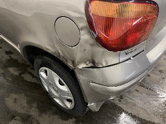 Toyota Yaris Yaris (P1) Hatchback 1.3 16V VVT-i (2SZFE) [64kW]  (04-2002/09-2005) picture 8