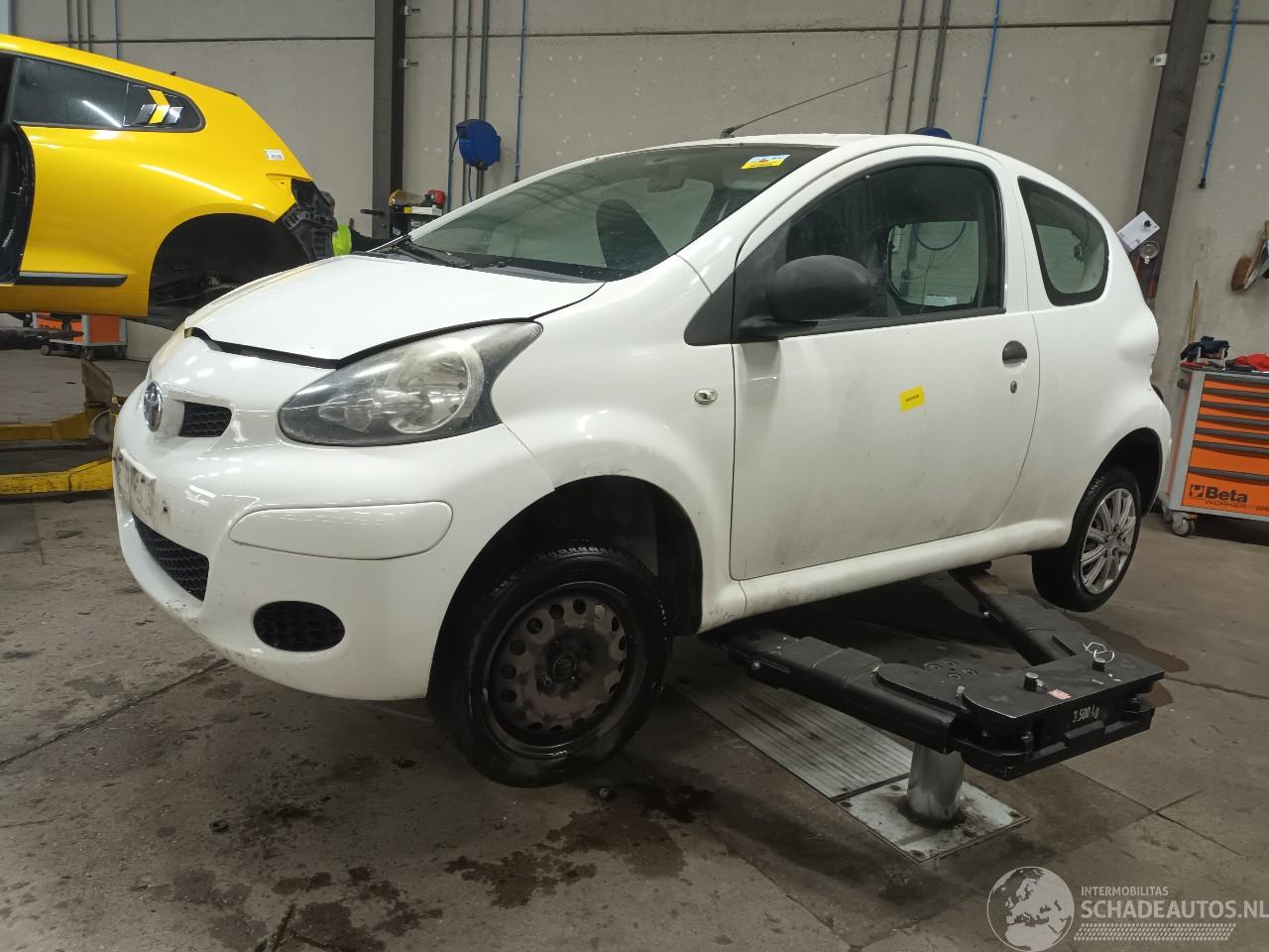 Toyota Aygo Aygo (B10) Hatchback 1.0 12V VVT-i (1KR-FE) [50kW]  (07-2005/05-2014)