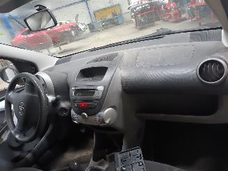 Toyota Aygo Aygo (B10) Hatchback 1.0 12V VVT-i (1KR-FE) [50kW]  (07-2005/05-2014) picture 5