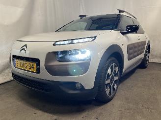 škoda osobní automobily Citroën C4 C4 Cactus (0B/0P) Hatchback 5-drs 1.2 PureTech 82 12V (EB2F(HMZ)) [60k=
W]  (09-2014/...) 2015/1