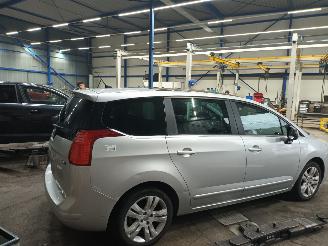 Peugeot 5008 5008 I (0A/0E) MPV 1.6 VTI 16V (EP6(5FW)) [88kW]  (09-2009/03-2017) picture 3