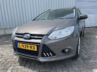 Schadeauto Ford Focus Focus 3 Wagon Combi 1.0 Ti-VCT EcoBoost 12V 125 (M1DA(Euro 5)) [92kW] =
 (02-2012/05-2018) 2012/11