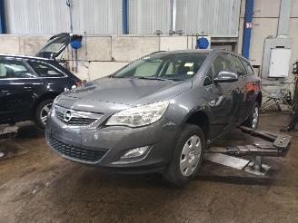 demontáž osobní automobily Opel Astra Astra J Sports Tourer (PD8/PE8/PF8) Combi 1.7 CDTi 16V (A17DTR(Euro 5)=
) [81kW]  (10-2010/10-2015) 2011