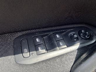 Peugeot 308 308 SW (L4/L9/LC/LJ/LR) Combi 5-drs 1.2 12V e-THP PureTech 110 (EB2ADT=
(HNP)) [81kW]  (03-2014/12-2021) picture 11