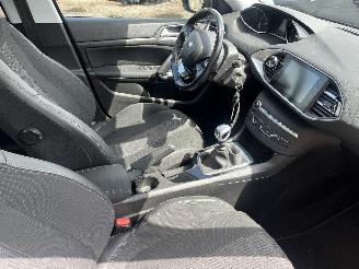 Peugeot 308 308 SW (L4/L9/LC/LJ/LR) Combi 5-drs 1.2 12V e-THP PureTech 110 (EB2ADT=
(HNP)) [81kW]  (03-2014/12-2021) picture 7