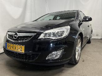 krockskadad bil auto Opel Astra Astra J (PC6/PD6/PE6/PF6) Hatchback 5-drs 1.6 16V (A16XER(Euro 5)) [85=
kW]  (12-2009/10-2015) 2010/2