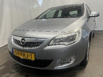 krockskadad bil auto Opel Astra Astra J (PC6/PD6/PE6/PF6) Hatchback 5-drs 1.4 Turbo 16V (A14NET(Euro 5=
)) [103kW]  (12-2009/10-2015) 2011/3