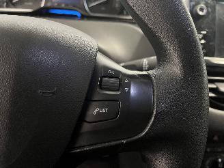 Peugeot 208 208 I (CA/CC/CK/CL) Hatchback 1.0 Vti 12V PureTech (EB0(ZMZ)) [50kW]  =
(03-2012/12-2019) picture 19
