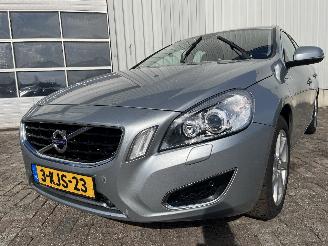 krockskadad bil auto Volvo V-60 V60 I (FW/GW) Combi 2.4 D6 20V Plug-in Hybrid AWD (D82PHEV) [206kW]  (=
06-2012/12-2015) 2013/5