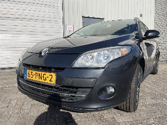 skadebil auto Renault Mégane Megane III Grandtour (KZ) Combi 5-drs 1.4 16V TCe 130 (H4J-700(H4J-A7)=
) [96kW]  (05-2009/02-2016) 2011/2