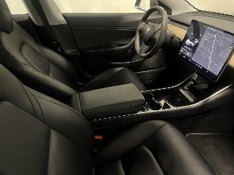 Tesla Model 3 Model 3 Sedan Long Range AWD 75 kWh (3D3) [258kW]  (06-2018/...) picture 16