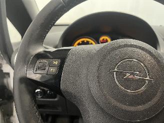 Opel Corsa Corsa D Hatchback 1.4 16V Twinport (A14XER(Euro 5)) [74kW]  (12-2009/0=
8-2014) picture 19