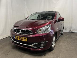 krockskadad bil auto Mitsubishi Space-star Space Star (A0) Hatchback 1.2 12V (3A92) [59kW]  (10-2012/...) 2018/2