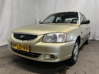 uszkodzony samochody osobowe Hyundai Accent Accent Hatchback 1.5i 12V (G4EB) [65kW]  (01-2000/11-2005) 2002/11
