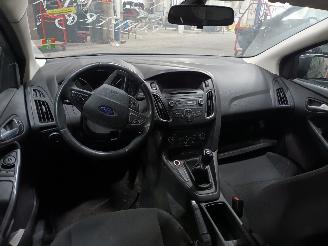 Ford Focus Focus 3 Wagon Combi 1.0 Ti-VCT EcoBoost 12V 125 (M1DD) [92kW]  (02-201=
2/05-2018) picture 5
