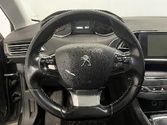 Peugeot 308 308 (L3/L8/LB/LH/LP) Hatchback 5-drs 1.6 BlueHDi 120 (DV6FC(BHZ)) [88k=
W]  (11-2013/06-2021) picture 14