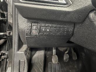 Peugeot 308 308 (L3/L8/LB/LH/LP) Hatchback 5-drs 1.6 BlueHDi 120 (DV6FC(BHZ)) [88k=
W]  (11-2013/06-2021) picture 20