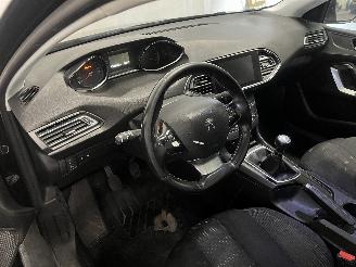 Peugeot 308 308 (L3/L8/LB/LH/LP) Hatchback 5-drs 1.6 BlueHDi 120 (DV6FC(BHZ)) [88k=
W]  (11-2013/06-2021) picture 13