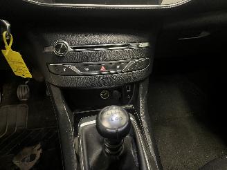 Peugeot 308 308 (L3/L8/LB/LH/LP) Hatchback 5-drs 1.6 BlueHDi 120 (DV6FC(BHZ)) [88k=
W]  (11-2013/06-2021) picture 15