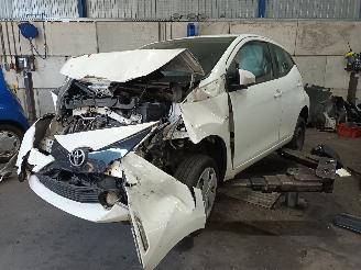 Vrakbiler auto Toyota Aygo Aygo (B40) Hatchback 1.0 12V VVT-i (1KR-FE) [51kW]  (05-2014/06-2018) 2016/6
