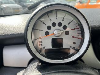 Mini Mini Mini (R56) Hatchback 1.6 16V Cooper (N12-B16A) [90kW]  (09-2009/11-201=
3) picture 21