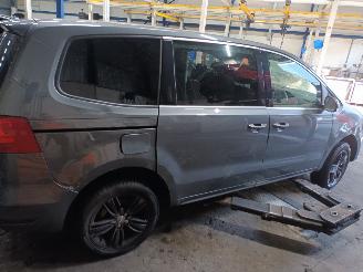 Volkswagen Sharan Sharan (7N) MPV 2.0 TDI 16V (CFFB) [103kW]  (05-2010/06-2015) picture 3