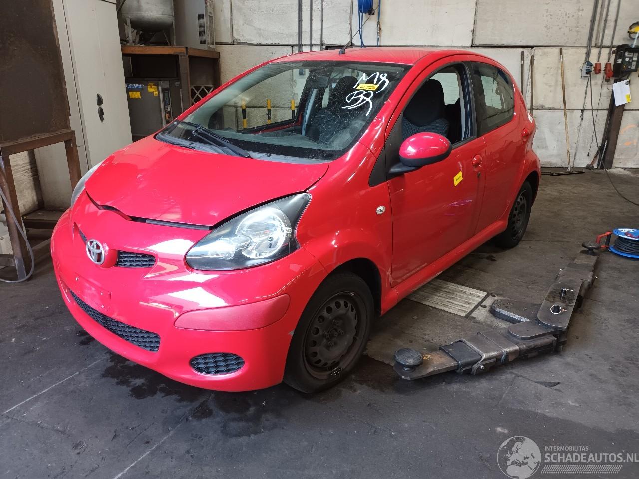 Toyota Aygo Aygo (B10) Hatchback 1.0 12V VVT-i (1KR-FE) [50kW]  (07-2005/05-2014)