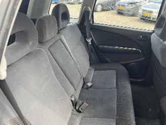 Mitsubishi Outlander Outlander (CU) SUV 2.0 16V 4x2 (4G63(16V)) [100kW]  (05-2003/10-2006) picture 10