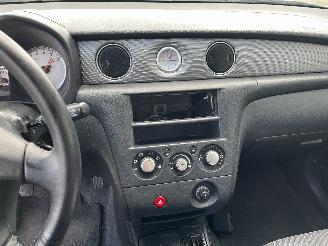 Mitsubishi Outlander Outlander (CU) SUV 2.0 16V 4x2 (4G63(16V)) [100kW]  (05-2003/10-2006) picture 13