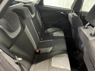 Ford Focus Focus 3 Wagon Combi 1.0 Ti-VCT EcoBoost 12V 125 (M1DC) [92kW]  (02-201=
2/05-2018) picture 10