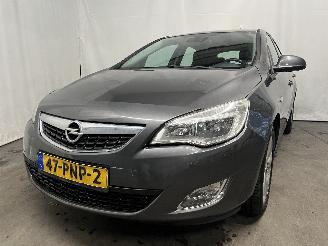 Coche accidentado Opel Astra Astra J (PC6/PD6/PE6/PF6) Hatchback 5-drs 1.4 Turbo 16V (A14NEL(Euro 5=
)) [88kW]  (10-2010/10-2015) 2011/2